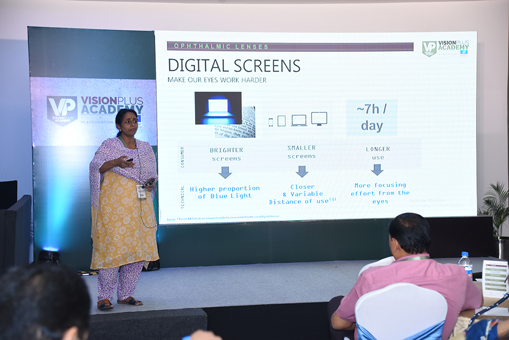 Ananthalakshmi of Essilor educates the audience about Digital Strain In Today's Times.